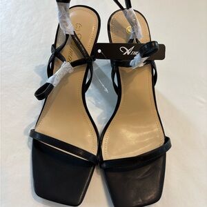 9.5 Athlefit Black Women's Strappy Heels.